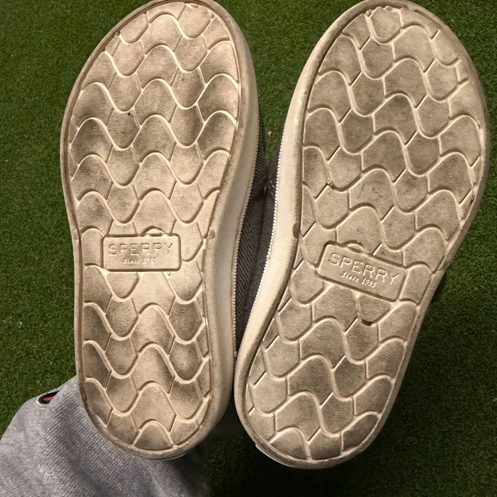 Sperry Kids Canvas Slip-On Shoes in Gray